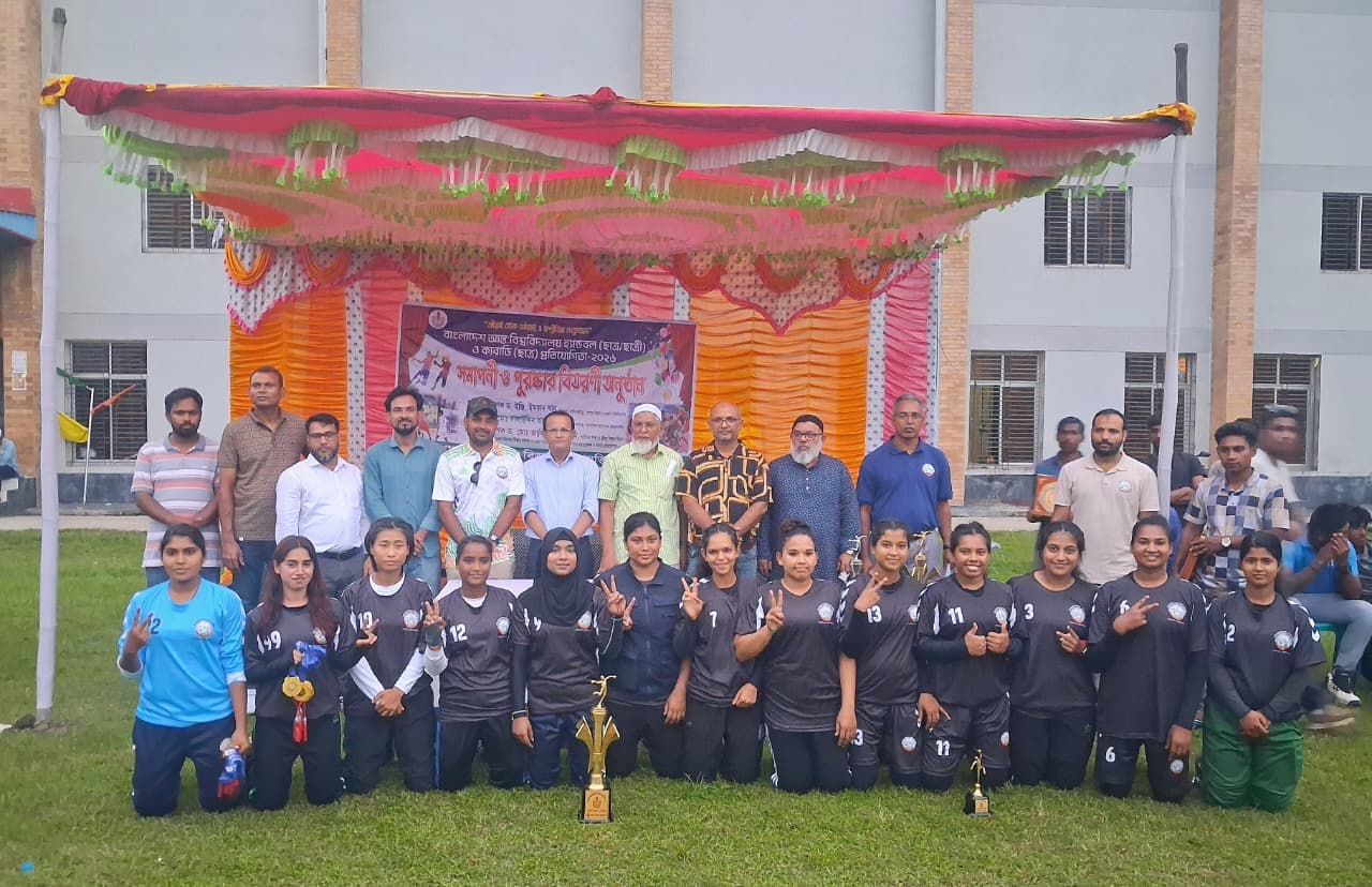 আন্তঃবিশ্ববিদ্যালয় হ্যান্ডবল প্রতিযোগিতায় চ্যাম্পিয়ন যবিপ্রবির মেয়েরা- খবরের ইমেজ Image