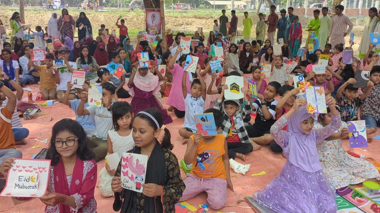 মাগুরায় ব্যতিক্রমী ঈদ কার্ড উৎসব- খবরের ইমেজ Image