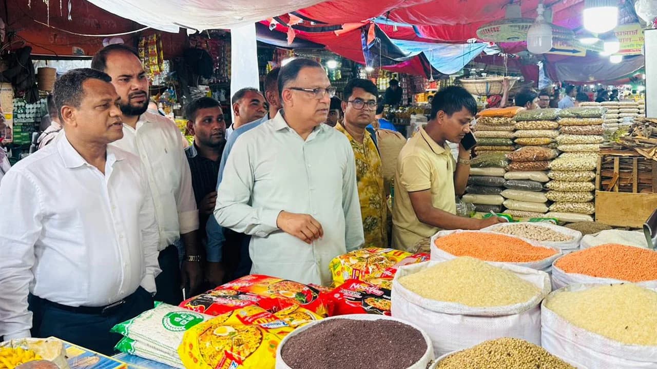 বাজেট ঘোষণার পরও স্বস্তিতে নিত্যপণ্য বাজার, বাজারে সরবরাহ স্বাভাবিক- খবরের থাম্বনেইল ফটো