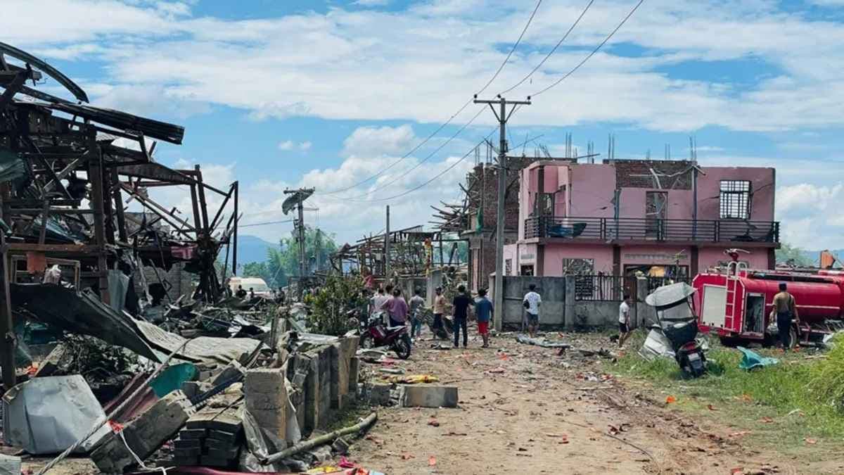 মিয়ানমারের বিদ্রোহীদের নিয়ন্ত্রিত গ্রামে ভয়াবহ বিস্ফোরণ, নিহত ৫৫- খবরের ইমেজ Image