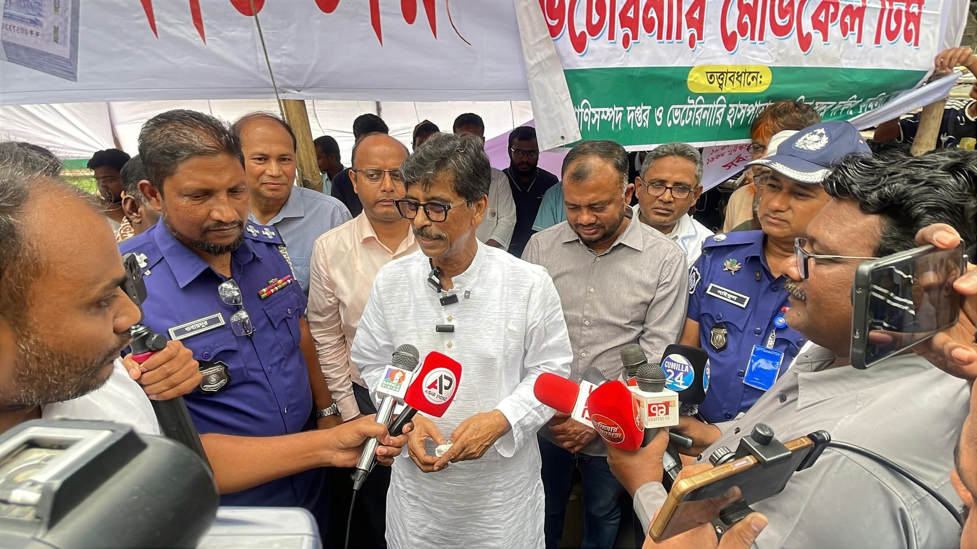 চাঁদাবাজি ও নিরাপত্তাহীনতার বিষয়ে বড় কোনো অভিযোগ পাওয়া যায়নি- খবরের থাম্বনেইল ফটো