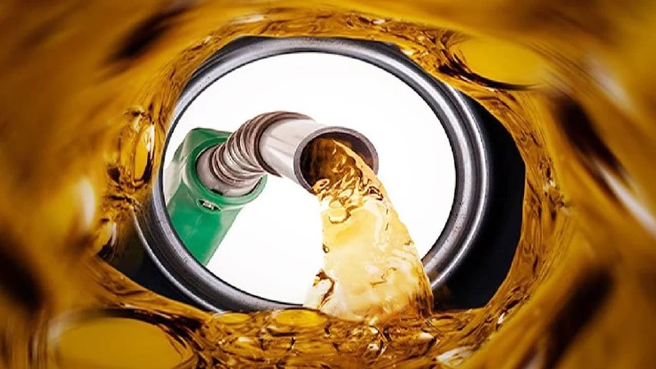 আজ থেকে জ্বালানি সংকট নেই, রেশনিং তুলে নিল সরকার- খবরের থাম্বনেইল ফটো