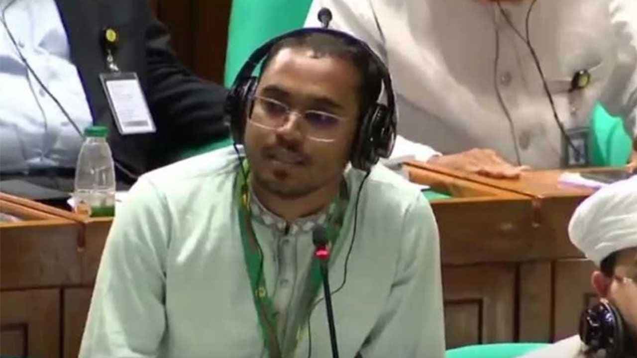 প্রধানমন্ত্রীকে নিয়ে হান্নান মাসউদের বক্তব্যে উত্তপ্ত সংসদ- খবরের থাম্বনেইল ফটো