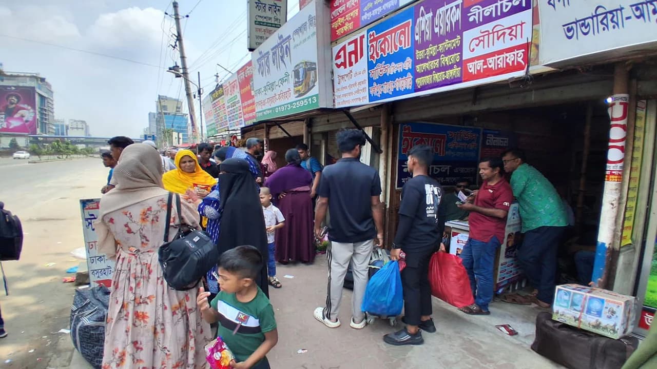 ঈদের দ্বিতীয় দিনেও বাড়ি ফিরছে মানুষ- খবরের থাম্বনেইল ফটো