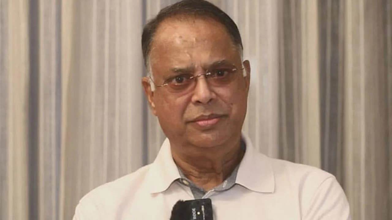 চাহিদা বেড়ে যাওয়ায় তেলের সংকট, অতিরিক্ত না নেওয়ার আহ্বান জ্বালানি মন্ত্রীর- খবরের থাম্বনেইল ফটো