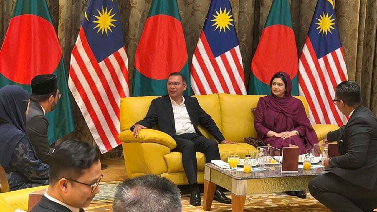 মালয়েশিয়ায় পৌঁছেছেন প্রধানমন্ত্রী- খবরের ইমেজ Image