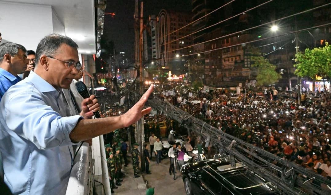 নেতাকর্মীদের সাধারণ মানুষের পাশে দাঁড়ানোর আহ্বান প্রধানমন্ত্রীর- খবরের ইমেজ Image