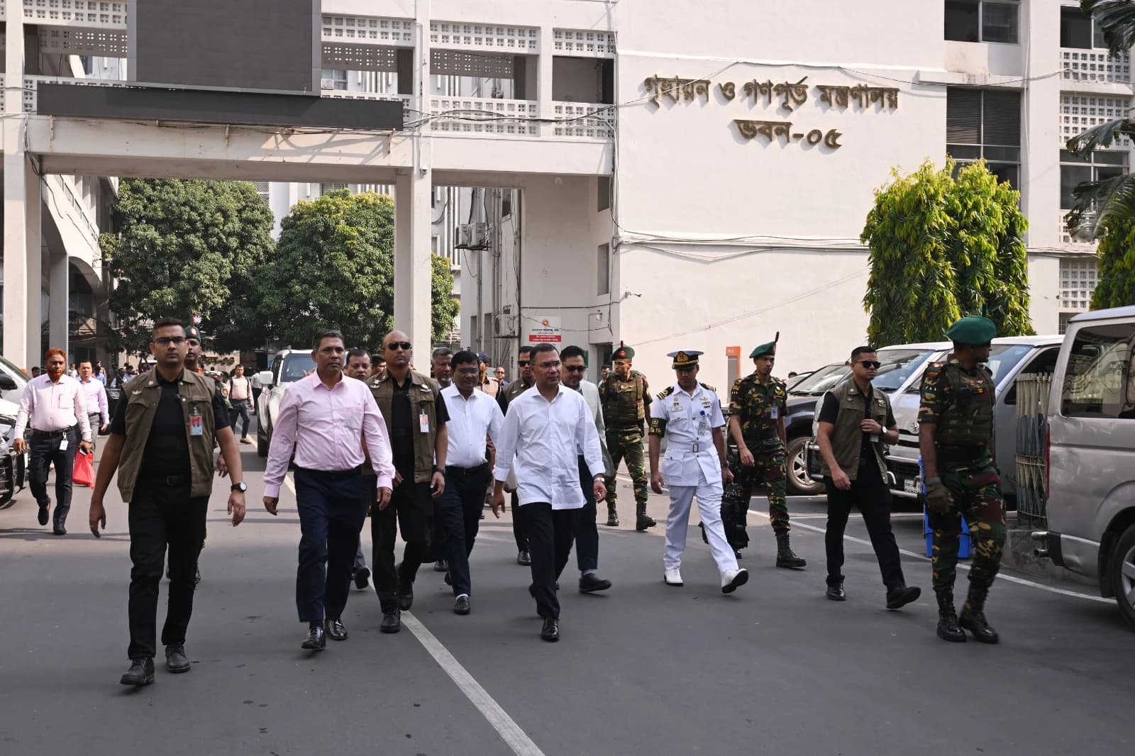 সচিবালয়ে বিভিন্ন মন্ত্রণালয় পরিদর্শন প্রধানমন্ত্রীর- খবরের থাম্বনেইল ফটো