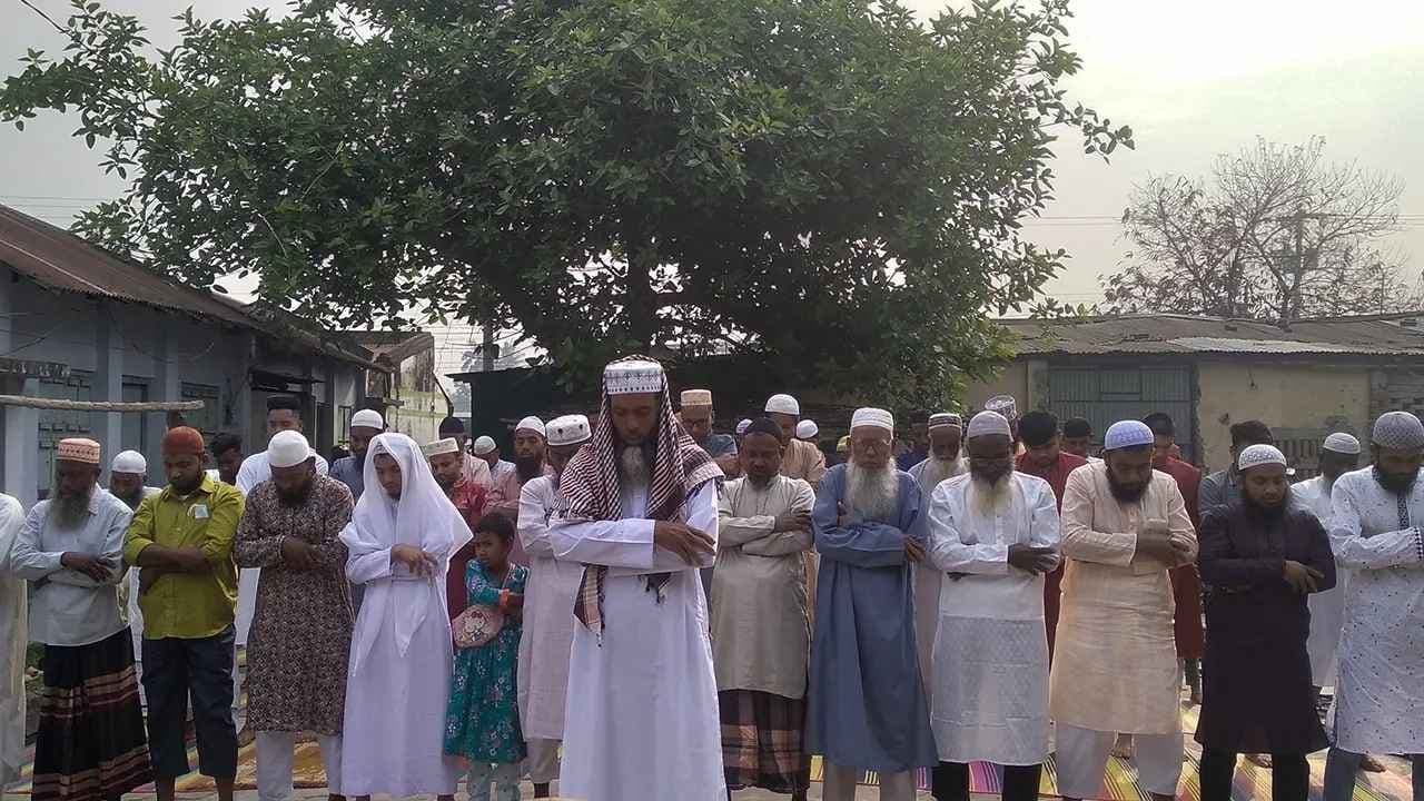 সৌদির সঙ্গে মিল রেখে পটুয়াখালীর ৩৫ গ্রামে ঈদ উৎযাপন- খবরের থাম্বনেইল ফটো