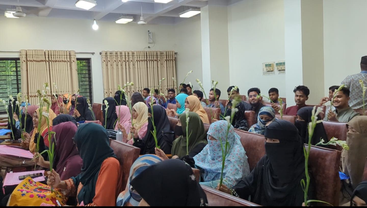 নবীন শিক্ষার্থীদের পদচারণায় মুখর রাজশাহী বিশ্ববিদ্যালয়- খবরের থাম্বনেইল ফটো