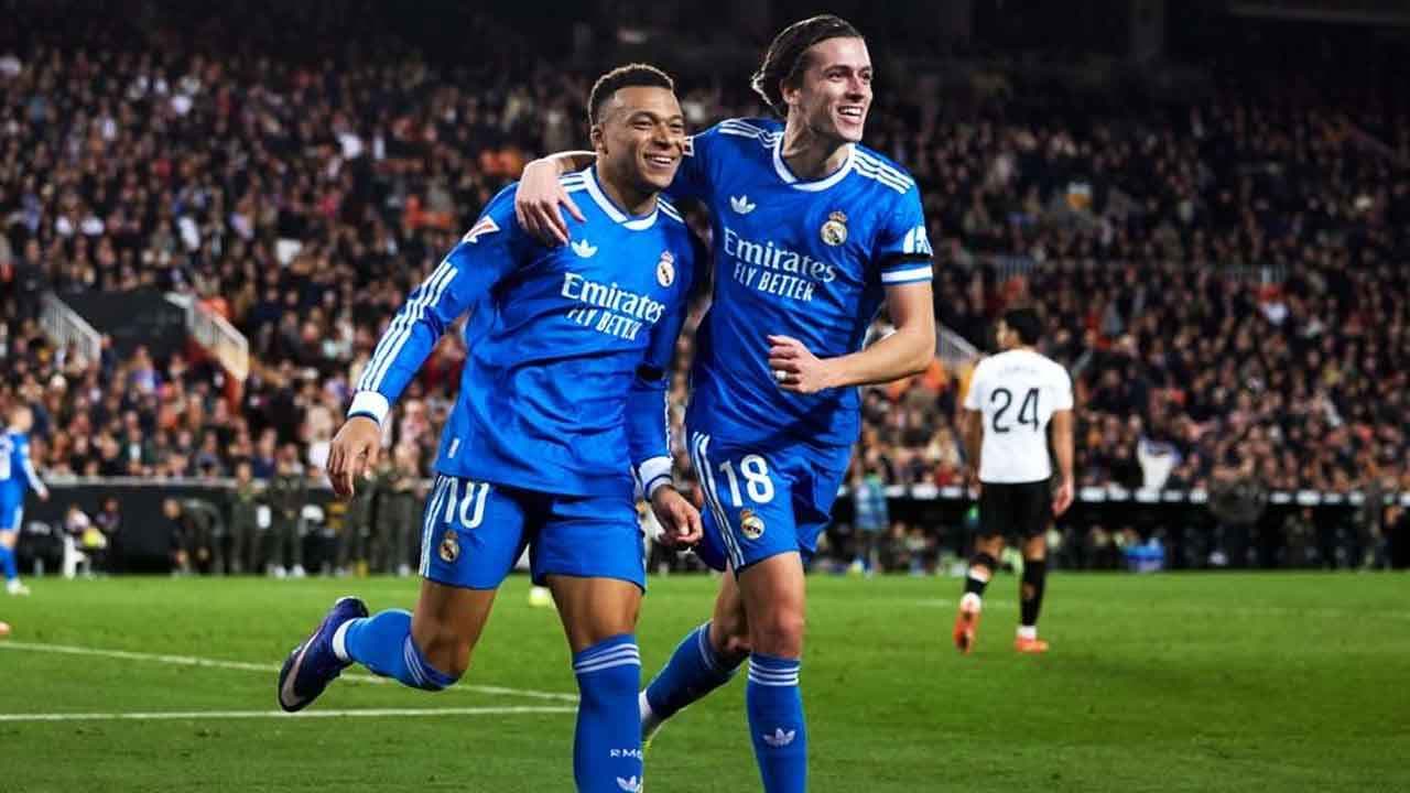 বার্সার ওপর চাপ বাড়ালো রিয়াল- খবরের থাম্বনেইল ফটো