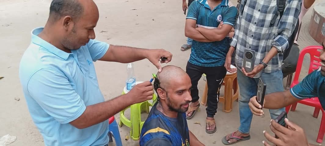 আর্জেন্টিনার ম্যাচ জয়ে মাথা ন্যাড়া করলেন রাবির ব্রাজিল সমর্থক- খবরের ইমেজ Image