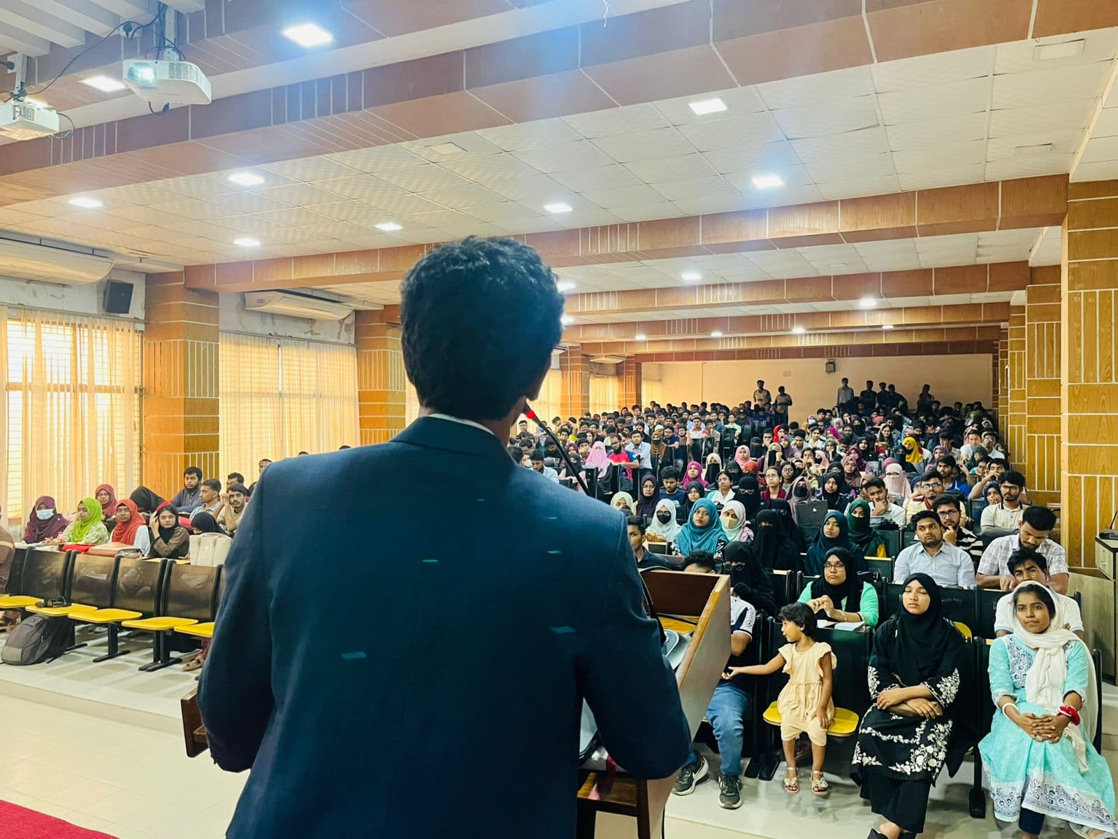 যবিপ্রবিতে বিজ্ঞান শিক্ষায় তাত্ত্বিক ও ব্যবহারিক জ্ঞানের ব্যবধান পূরণ বিষয়ক সেমিনার অনুষ্ঠিত- খবরের থাম্বনেইল ফটো