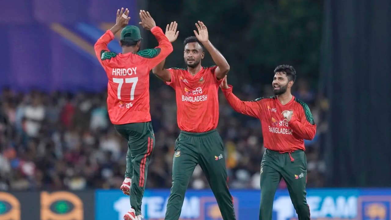 ৮২ রানে ৬ উইকেট নেই আফগানিস্তানের