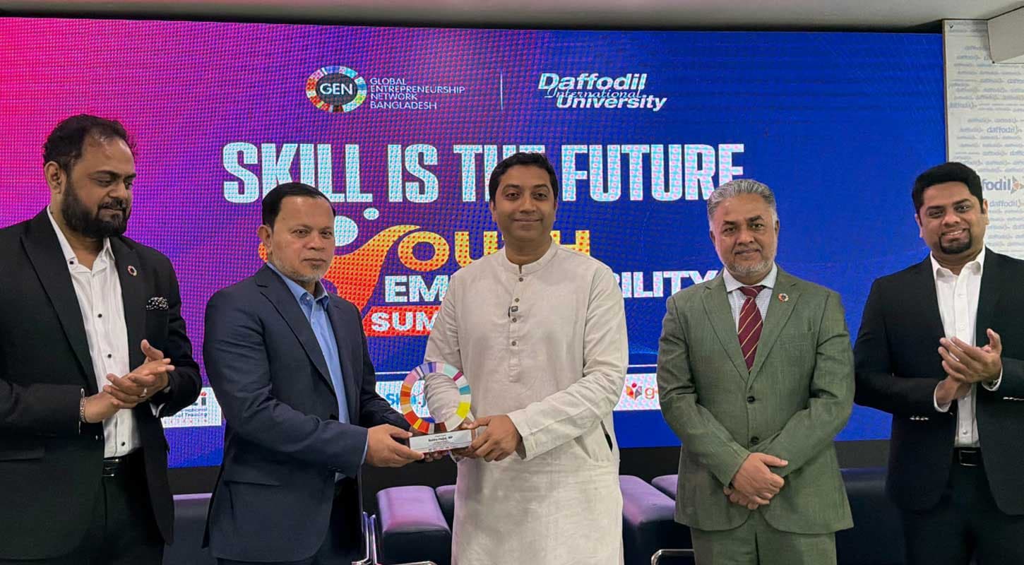 শিক্ষার্থীদের উদ্ভাবনী প্রকল্পে পুরস্কারের ঘোষণা প্রতিমন্ত্রী ববি হাজ্জাজের- খবরের থাম্বনেইল ফটো