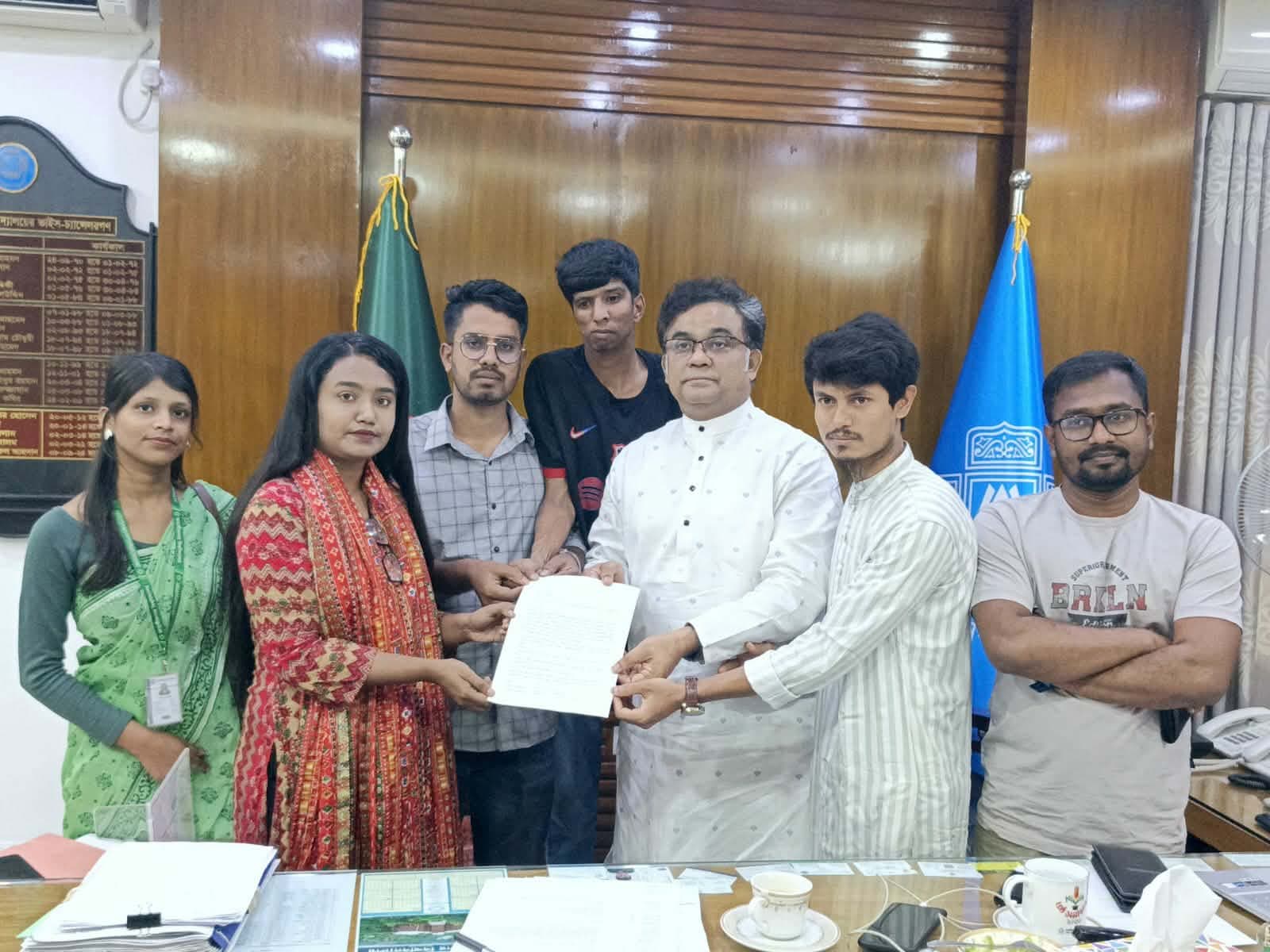 ছাত্রদলের স্মারকলিপি: রাজনৈতিক স্বার্থে জাকসু ব্যবহারের অভিযোগ, তদন্ত ও ব্যবস্থা দাবি- খবরের থাম্বনেইল ফটো