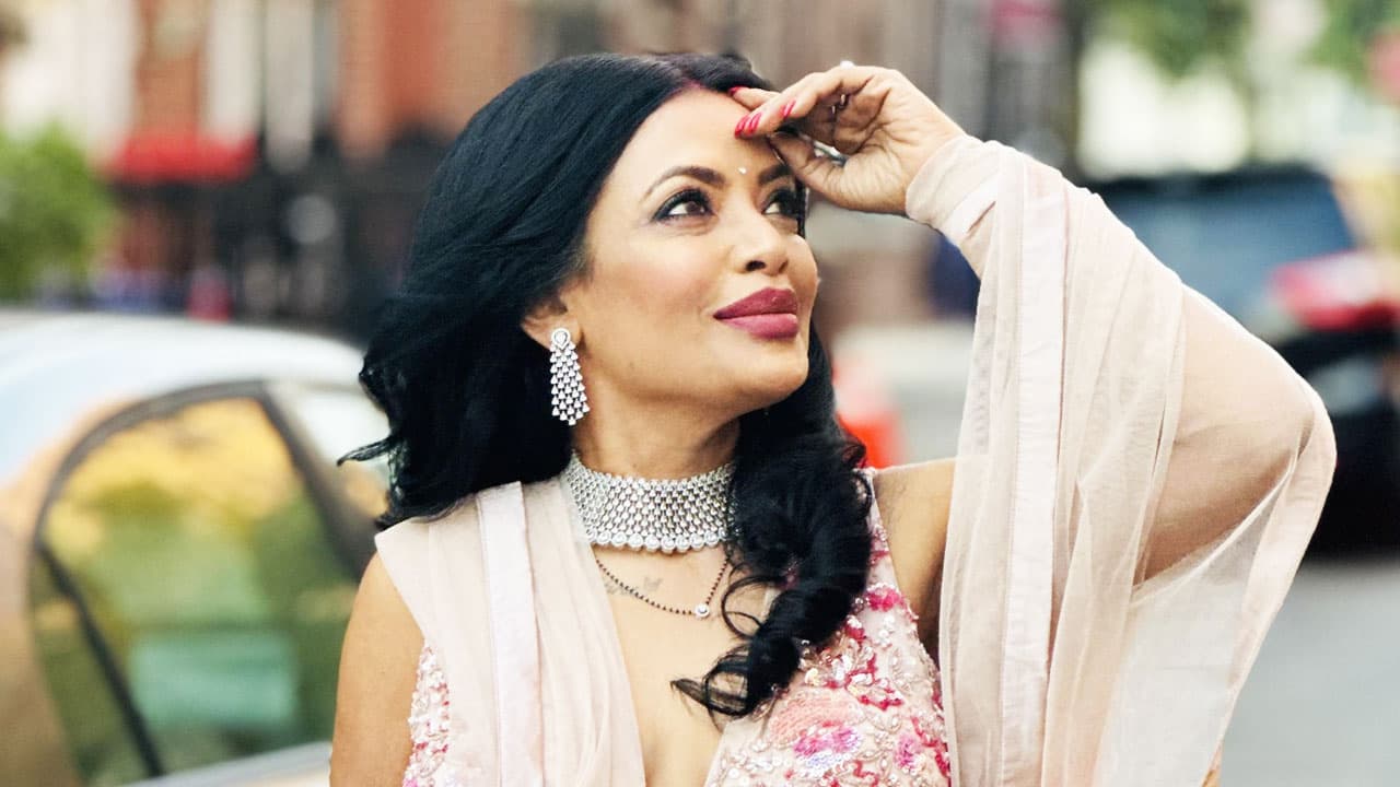 দীর্ঘদিন পর দেশের মাটিতে তমালিকা, আপ্লুত অভিনেত্রী