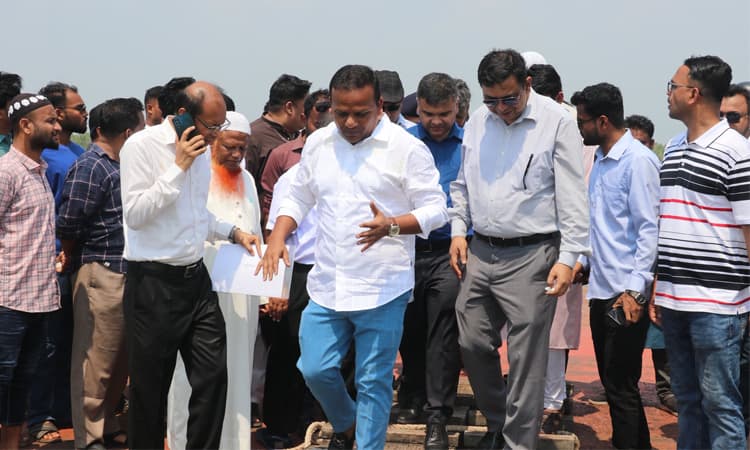 দীর্ঘদিন পর সচল হলো টেকনাফ স্থলবন্দর- খবরের থাম্বনেইল ফটো