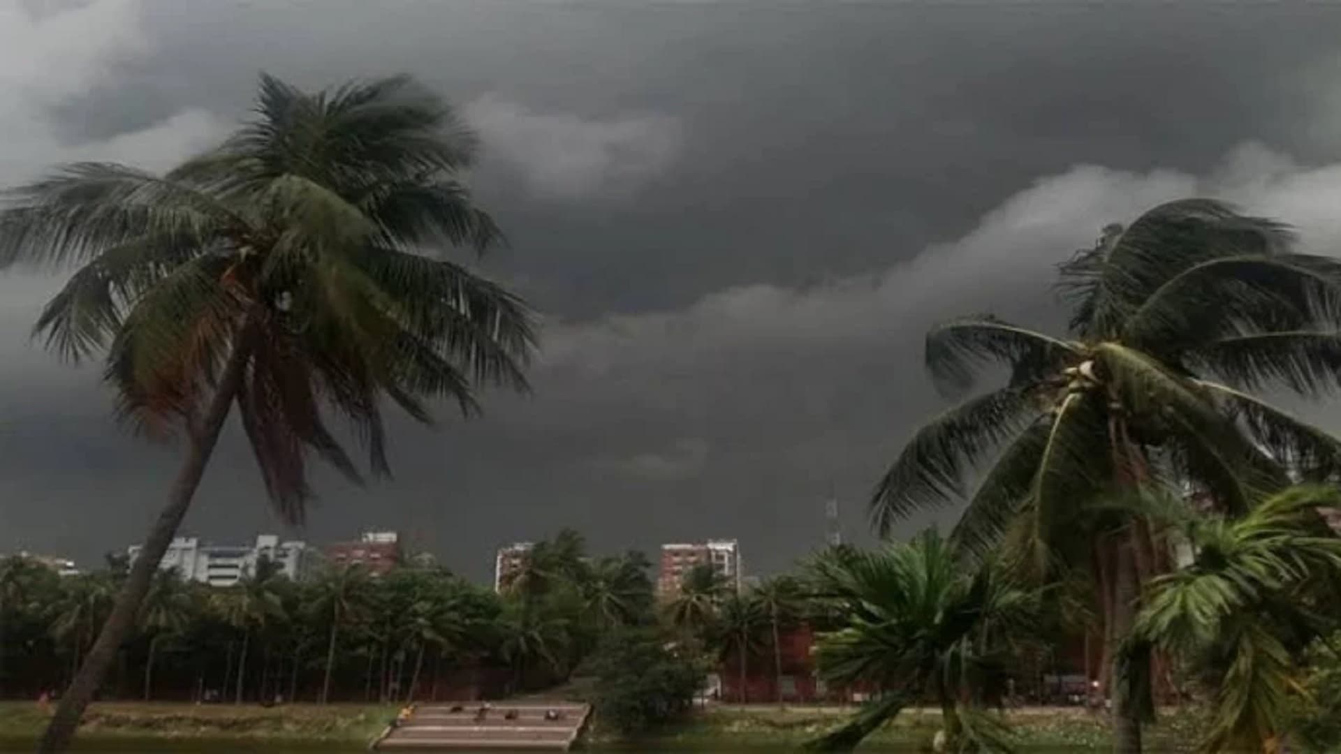 দেশের ৭ অঞ্চলে কালবৈশাখী ঝড়ের শঙ্কা- খবরের থাম্বনেইল ফটো