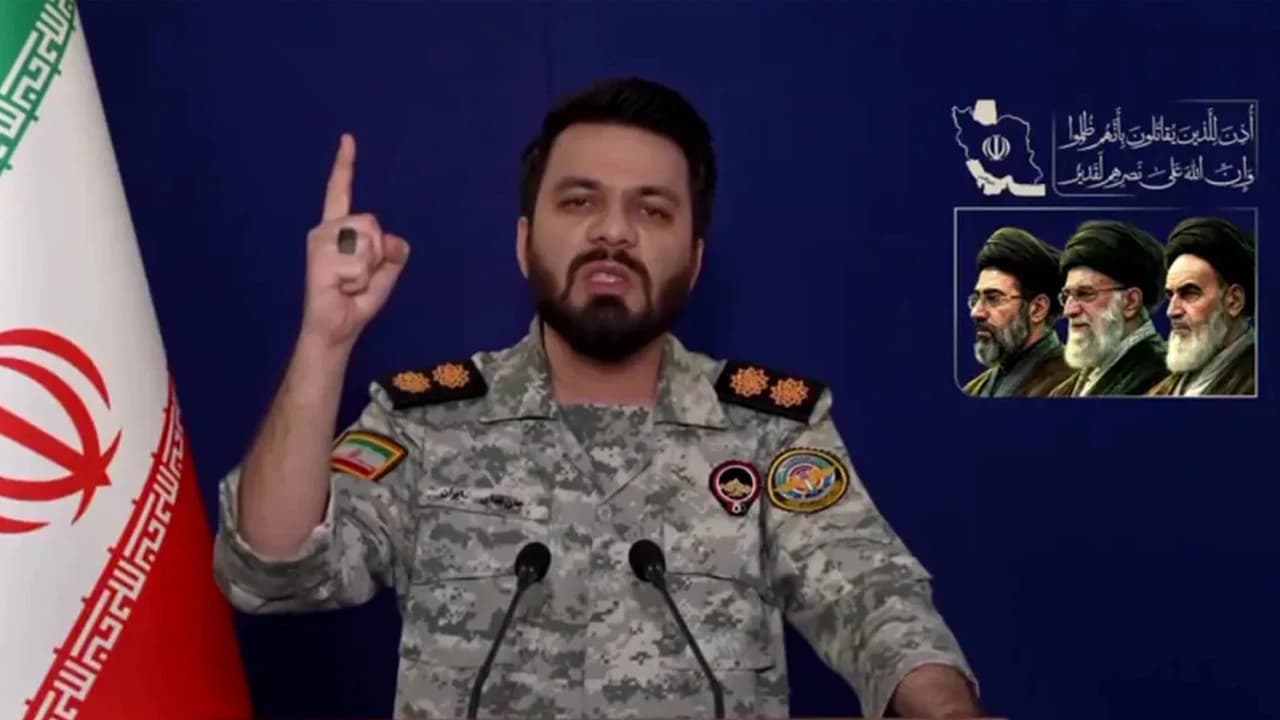 ইরানের ভূমিতে মার্কিন সেনারা ‘হাঙরের খাবার’ হবে: সামরিক মুখপাত্র- খবরের ইমেজ Image