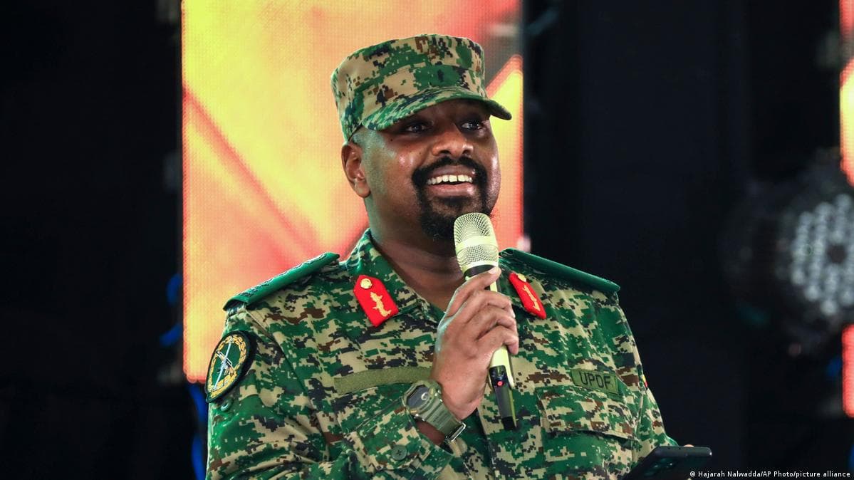 তুরস্কের কাছে ১ বিলিয়ন ডলার ও ‘সুন্দরী নারী’ দাবি উগান্ডার সেনাপ্রধানের- খবরের ইমেজ Image