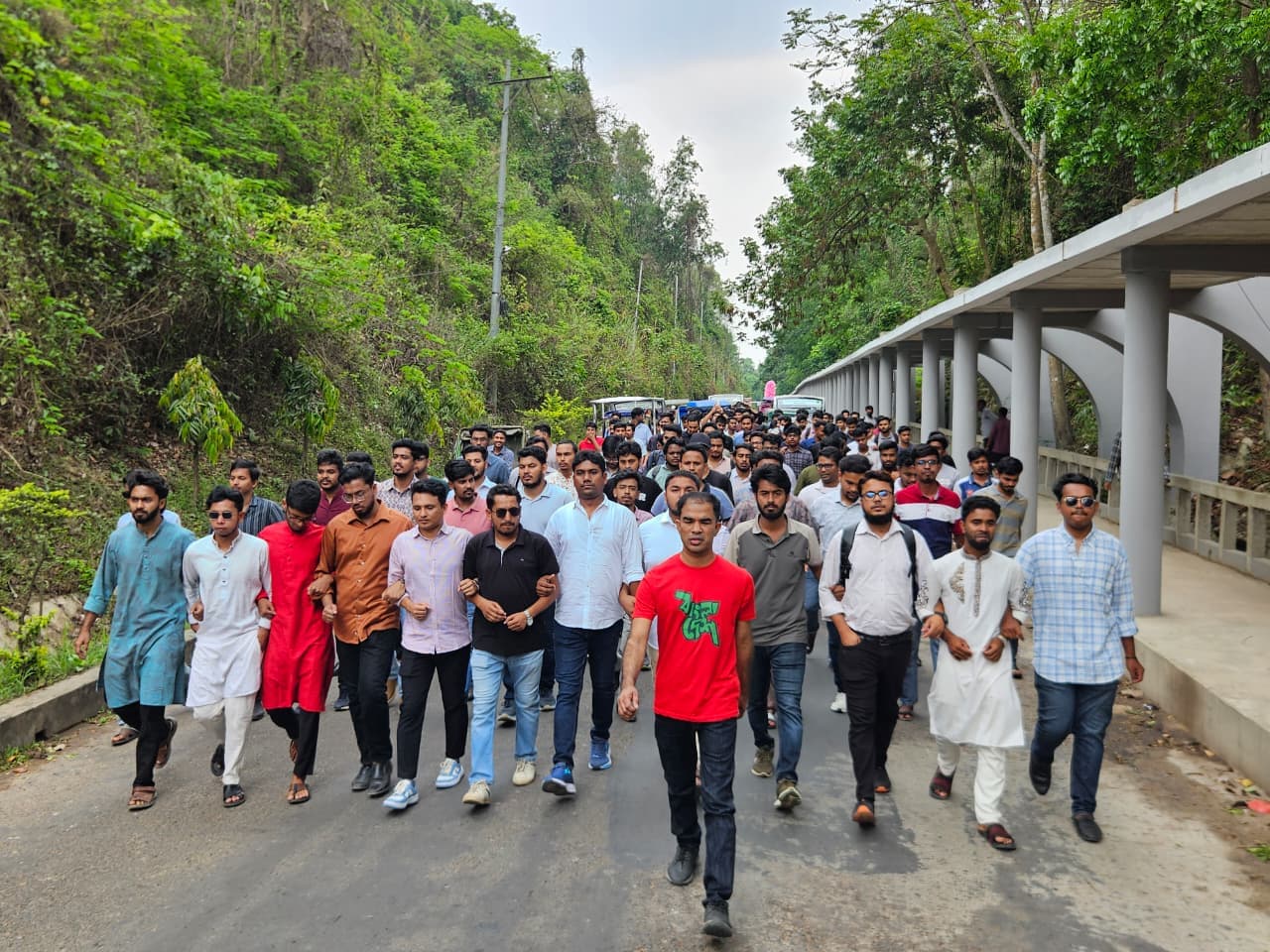 চবি ছাত্রদল সাধারণ সম্পাদক নোমানের নেতৃত্বে বিশাল মিছিল, অংশ নিলেন চার শতাধিক নেতাকর্মী- খবরের থাম্বনেইল ফটো