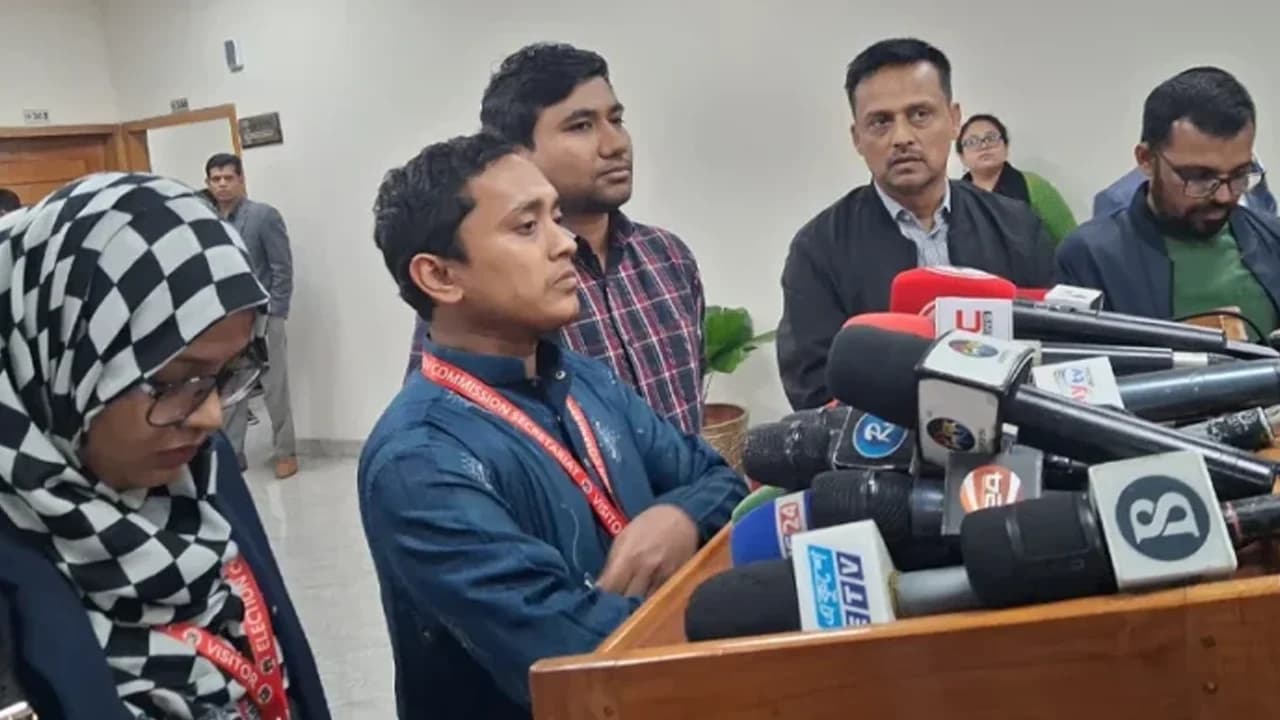 নির্বাচন কমিশনে সহিংসতা ও প্রশাসনিক পক্ষপাতের অভিযোগ এনসিপির- খবরের থাম্বনেইল ফটো