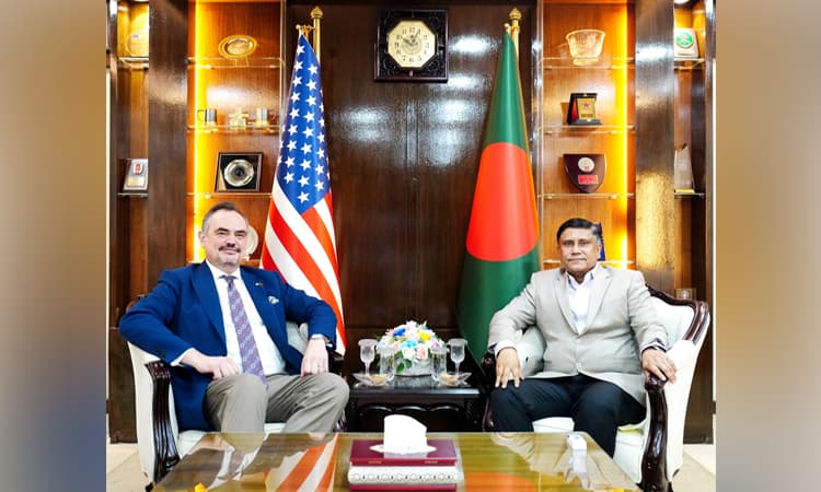 প্রধানমন্ত্রীর প্রতিরক্ষা উপদেষ্টার সঙ্গে মার্কিন রাষ্ট্রদূতের সাক্ষাৎ- খবরের থাম্বনেইল ফটো