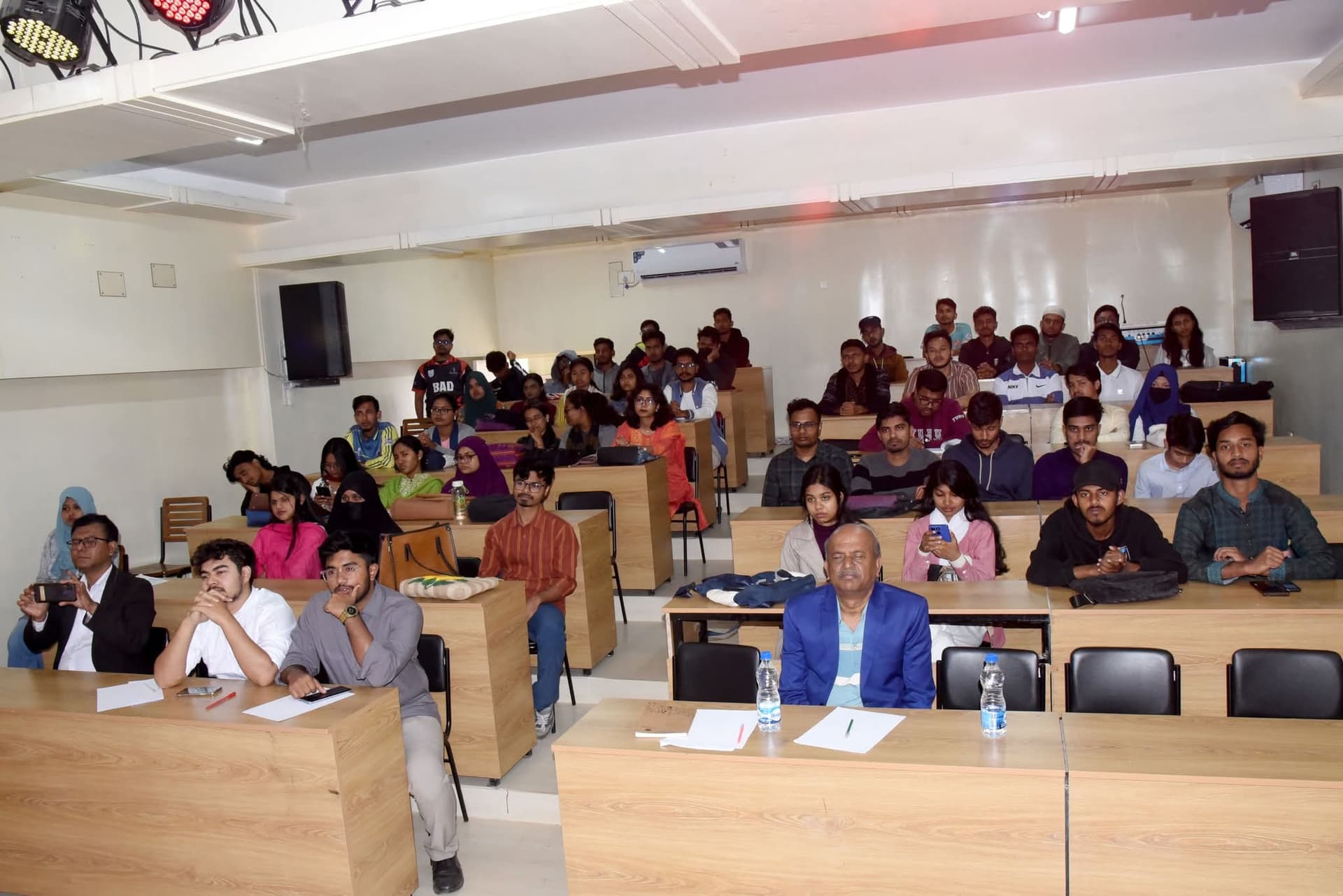 খুবিতে ‘নৈয়ায়িক ভয়েসক্রাফট’ শীর্ষক বিতর্ক প্রতিযোগিতা অনুষ্ঠিত- খবরের থাম্বনেইল ফটো