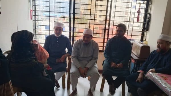 জুলাই শহীদদের পরিবারের খোঁজ নিলেন নারায়ণগঞ্জ মহানগরী জামায়াতের আমির মাওলানা আব্দুল জব্বার- খবরের থাম্বনেইল ফটো
