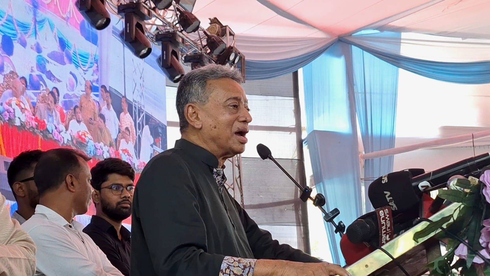 বিশ্ববিদ্যালয়ে বহিরাগত প্রবেশ বন্ধ করতে হবে : অর্থমন্ত্রী- খবরের ইমেজ Image