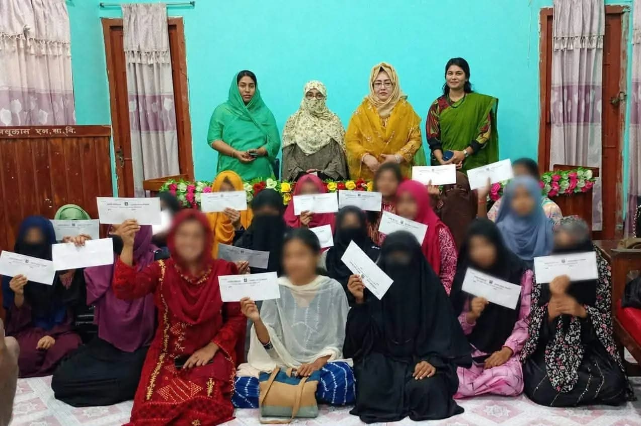 রাবির মন্নুজান হল সংসদের উদ্যোগে ২২ শিক্ষার্থীকে আর্থিক সহায়তা প্রদান- খবরের ইমেজ Image