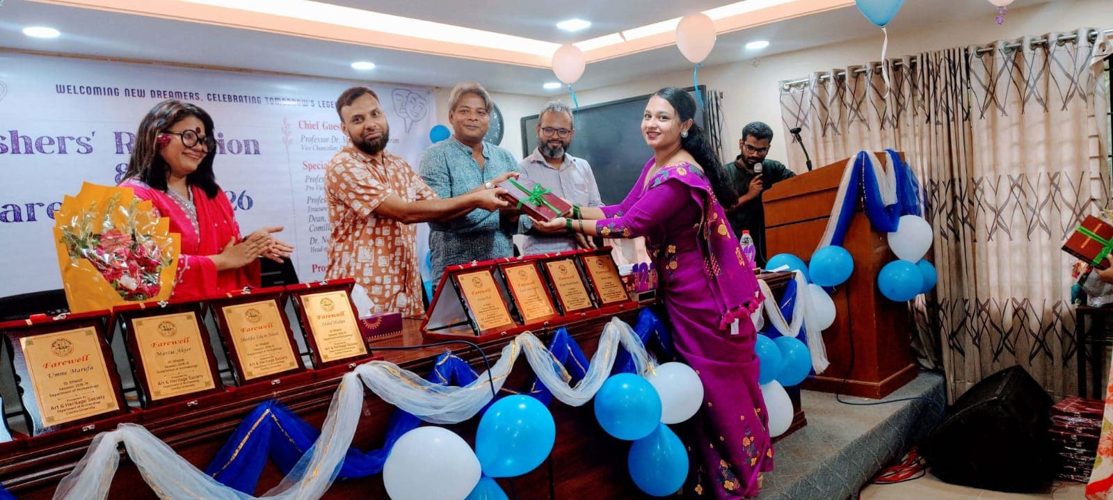 কুবিতে প্রত্নতত্ত্ব বিভাগের নবীন বরণ ও প্রবীণ বিদায় অনুষ্ঠিত - খবরের ইমেজ Image