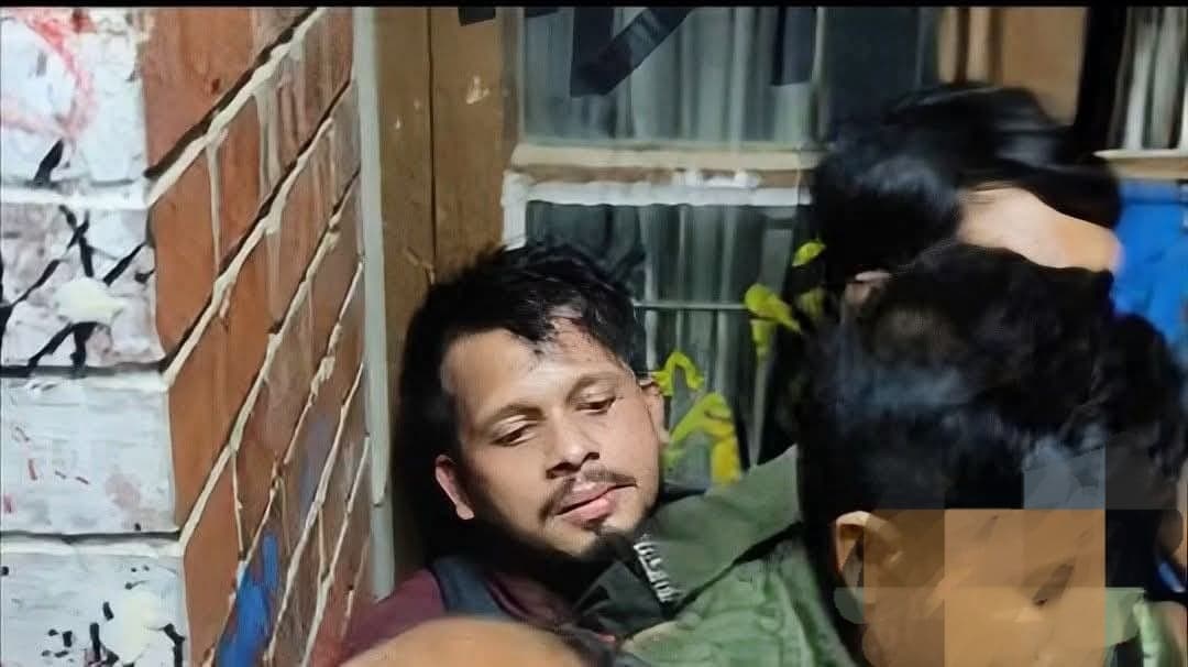 জাবিতে গোপনে নারী শিক্ষার্থীর ভিডিও ধারণের অভিযোগে বহিরাগতকে পুলিশে সোপর্দ- খবরের ইমেজ Image