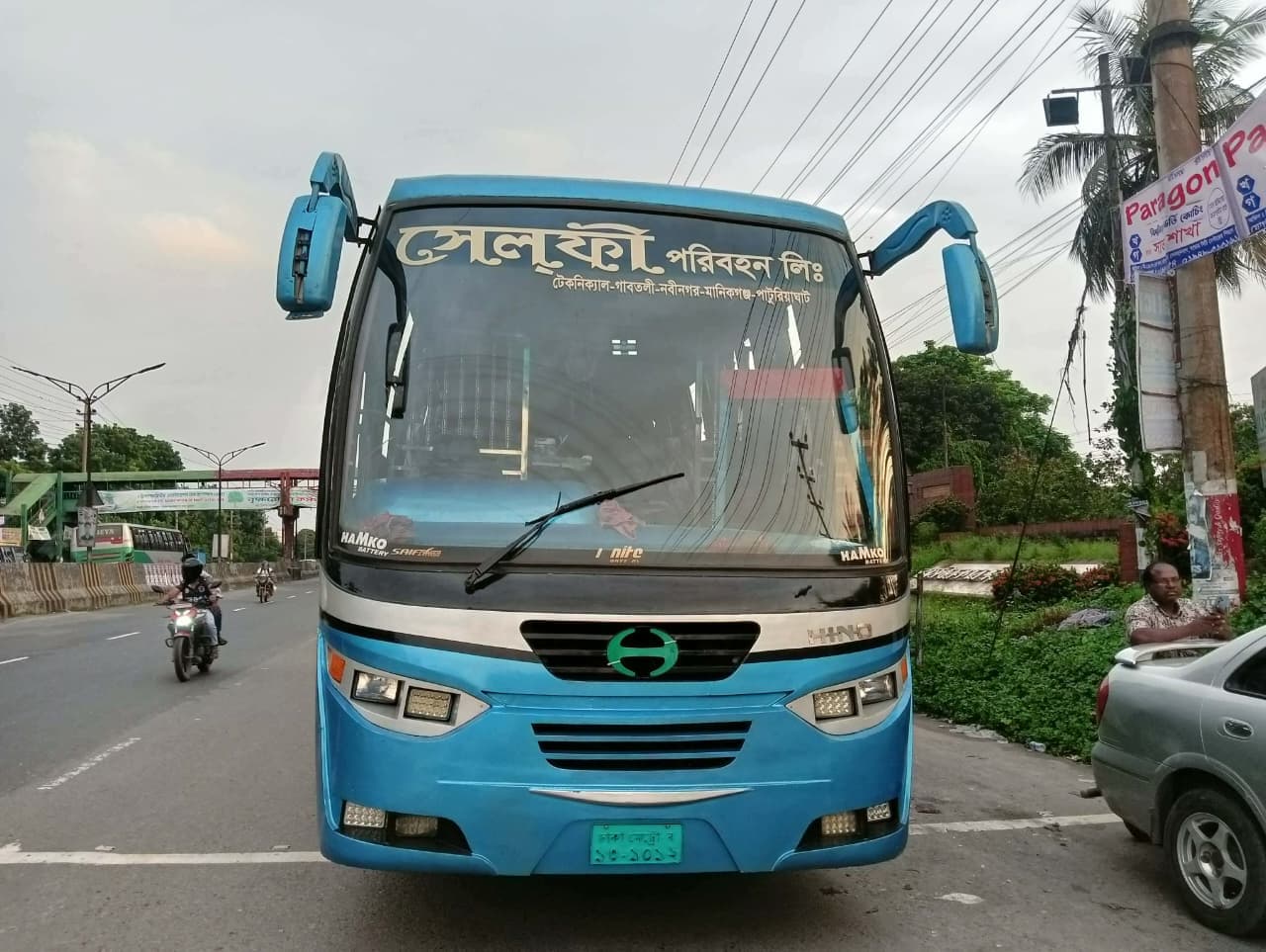 জাবি শিক্ষার্থীকে ধাক্কা,সেলফি পরিবহণের ৬ বাস আটক- খবরের থাম্বনেইল ফটো