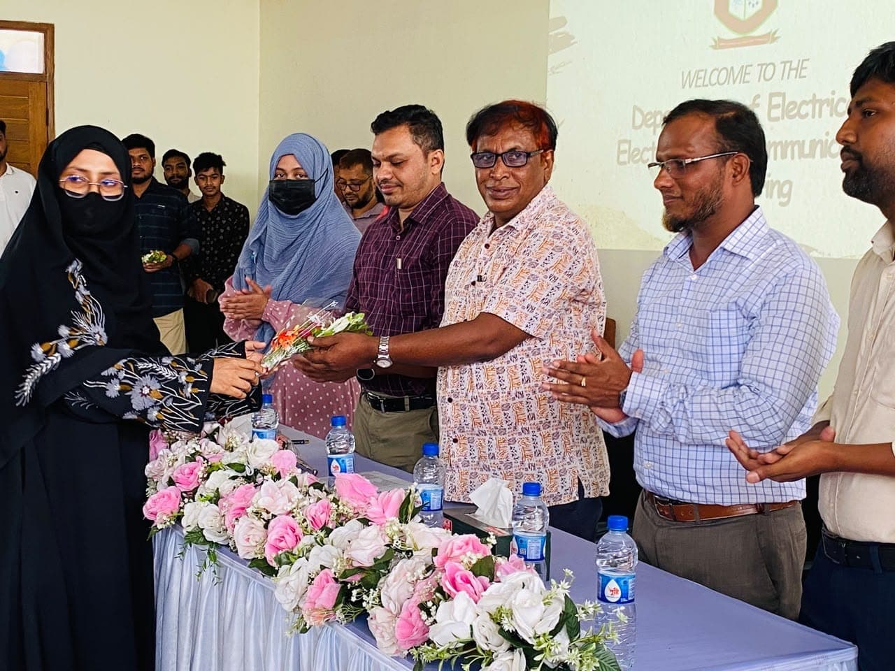 পাবিপ্রবিতে ২০২৫–২৬ শিক্ষাবর্ষের ক্লাস শুরু, প্রাণচাঞ্চল্যে মুখর ক্যাম্পাস- খবরের থাম্বনেইল ফটো