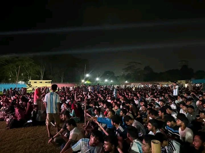 রাবিতে বিশ্বকাপ ফাইনাল দেখতে সমথর্কদের উপচে পড়া ভীড় - খবরের ইমেজ Image