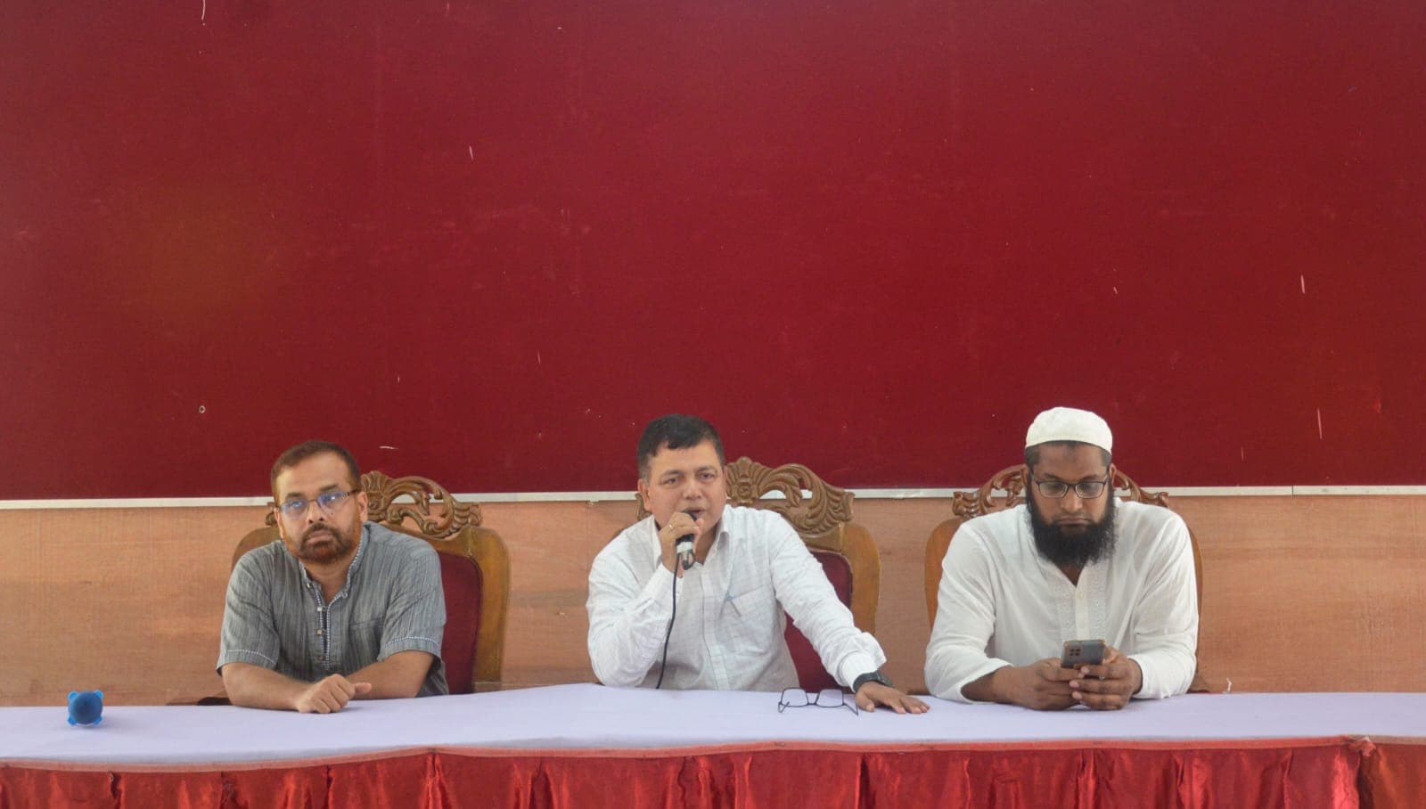 বেরোবিতে র্যাগিং প্রতিরোধে শিক্ষার্থীদের সাথে মতবিনিময় সভা অনুষ্ঠিত- খবরের ইমেজ Image