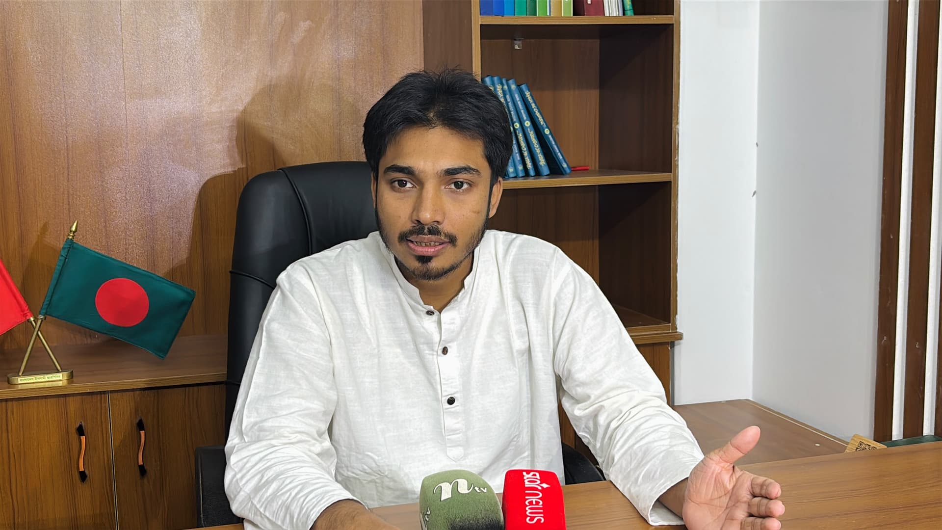 যাদের বিশ্ববিদ্যালয়ে ছাত্রত্ব নেই, তাদের সাময়িক বহিষ্কার করা হয়েছে—এটা হাস্যকর প্রতিবেদন’ - রাবি শিবির সভাপতি - খবরের থাম্বনেইল ফটো