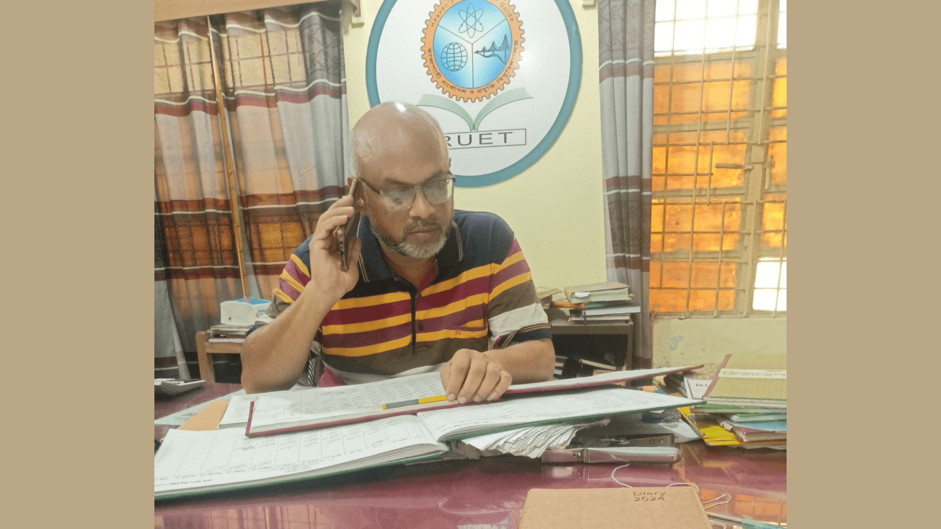 রুয়েটে সেলিম হলের কর্মচারী শিমুলের বিরুদ্ধে ফের অনিয়মের অভিযোগ- খবরের ইমেজ Image