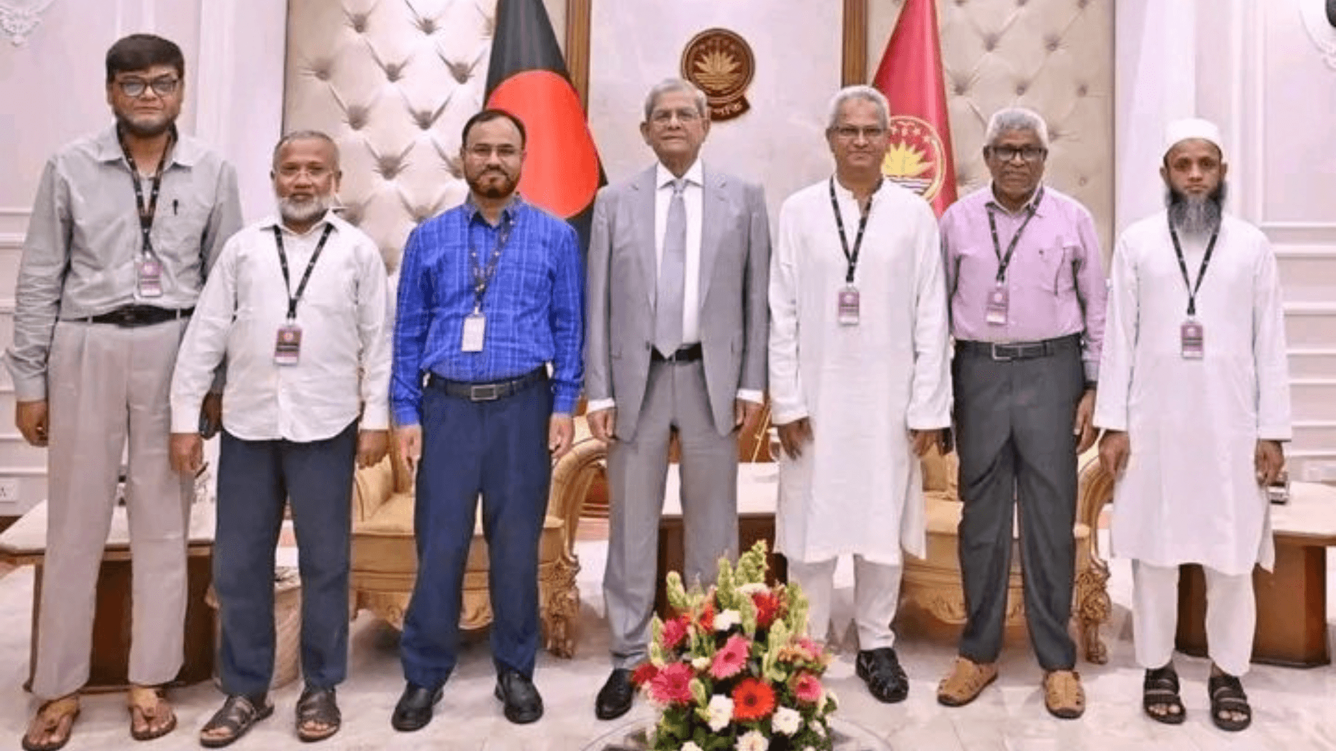 বঙ্গভবনে কুয়েট উপাচার্যের সঙ্গে রাষ্ট্রপতির সাক্ষাৎ, ৪র্থ সমাবর্তনে আসার সম্মতি- খবরের থাম্বনেইল ফটো