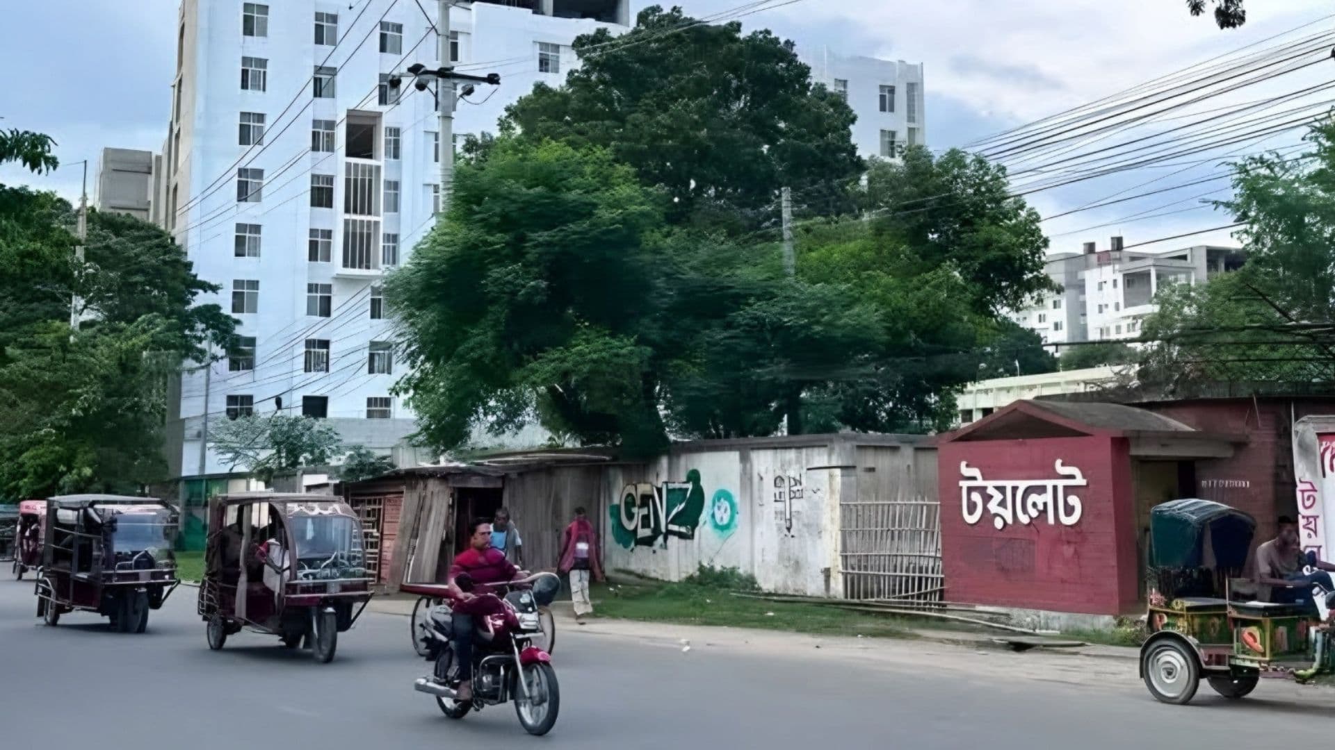 রুয়েটের জমিতে অবৈধ স্থাপনা, অপসারণ চান শিক্ষার্থীরা- খবরের থাম্বনেইল ফটো