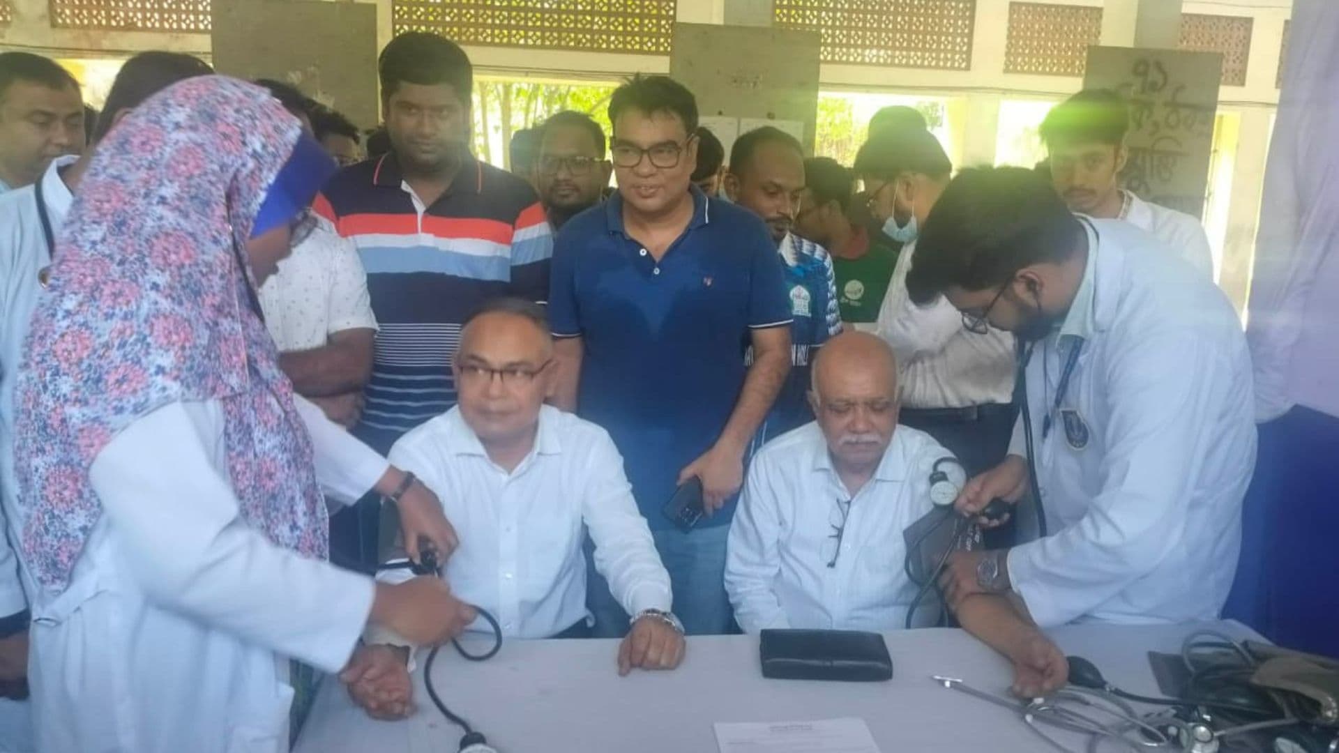 ইবিতে ফ্রি হেলথ ক্যাম্প ও ব্লাড ডোনেশন প্রোগ্রাম- খবরের থাম্বনেইল ফটো